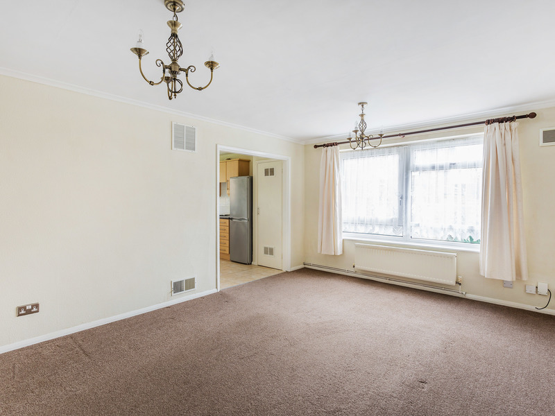 2 Bed Apartment For Sale in Reigate